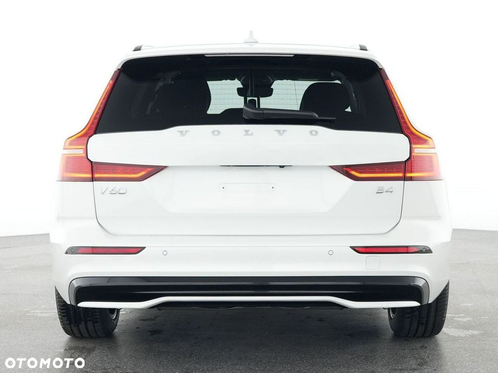 Volvo V60 B4 B DKG Plus Dark - 3