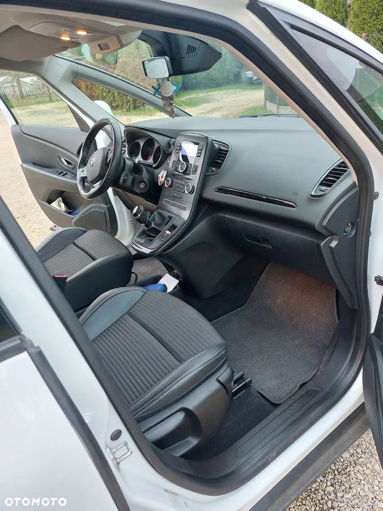 Renault Scenic 1.5 dCi Life - 9