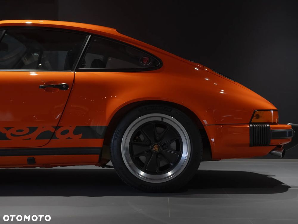 Porsche 911 - 9