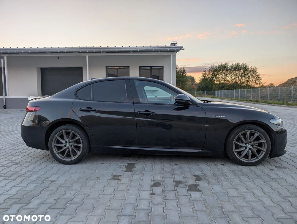 Alfa Romeo Giulia - 11