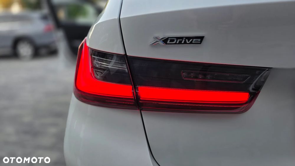 BMW Seria 3 320d xDrive MHEV M Sport sport - 34