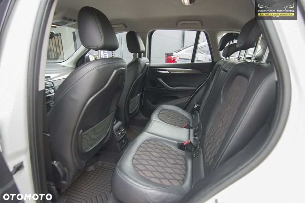 BMW X1 xDrive18d xLine - 26
