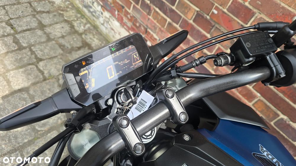 Honda CB - 16