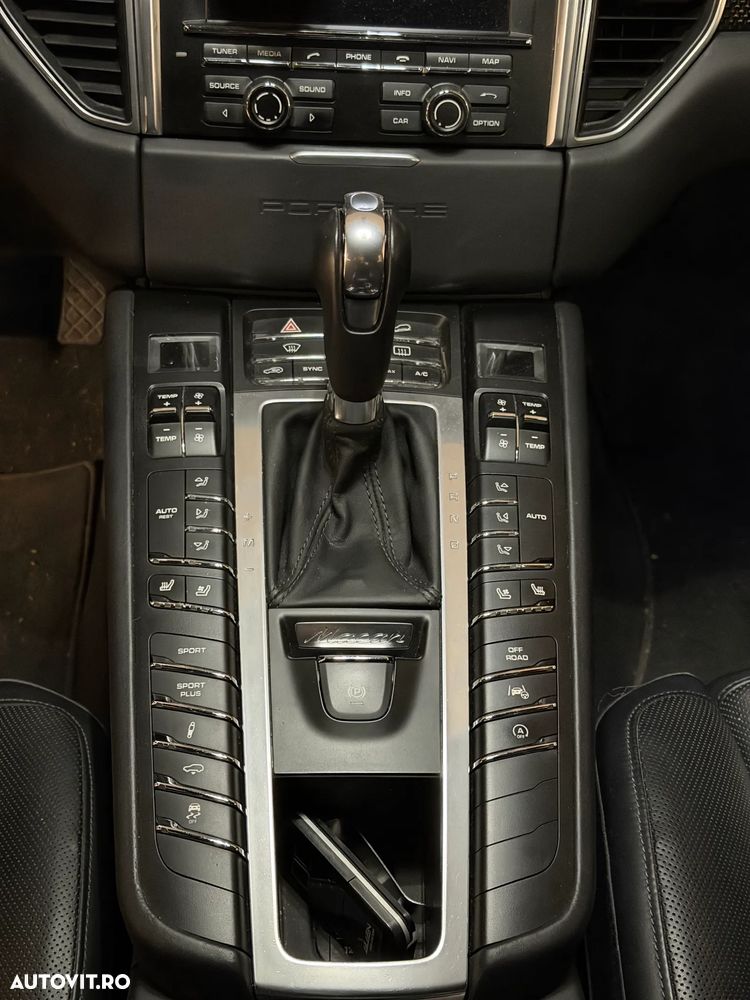 Porsche Macan - 11