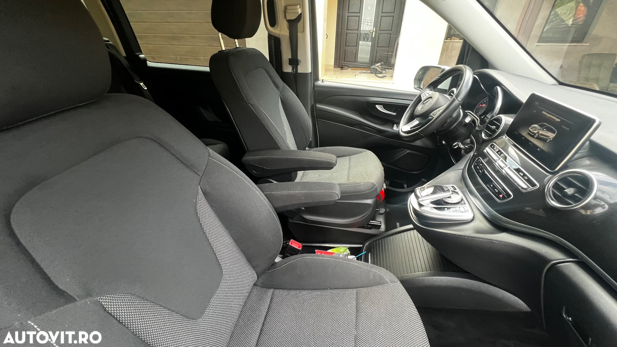 Mercedes-Benz V 220 (BlueTEC) d lang 7G-TRONIC Avantgarde Edition - 24