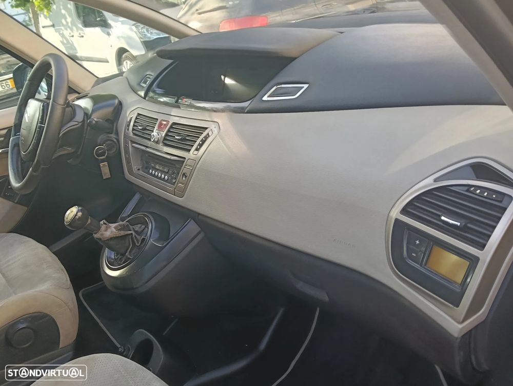 Citroën C4 Grand Picasso 1.6 HDi Exclusive - 16