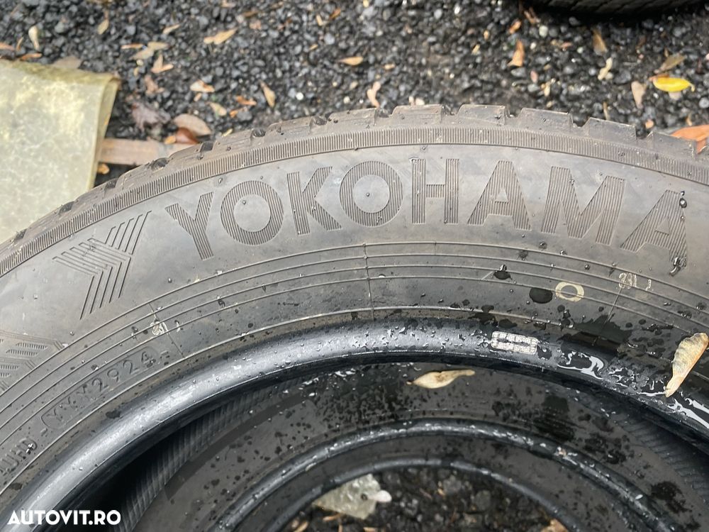 Set 2 anvelope iarna vara Yokohama BluEarth 225 60 R18 104V Dot 2924 - 2