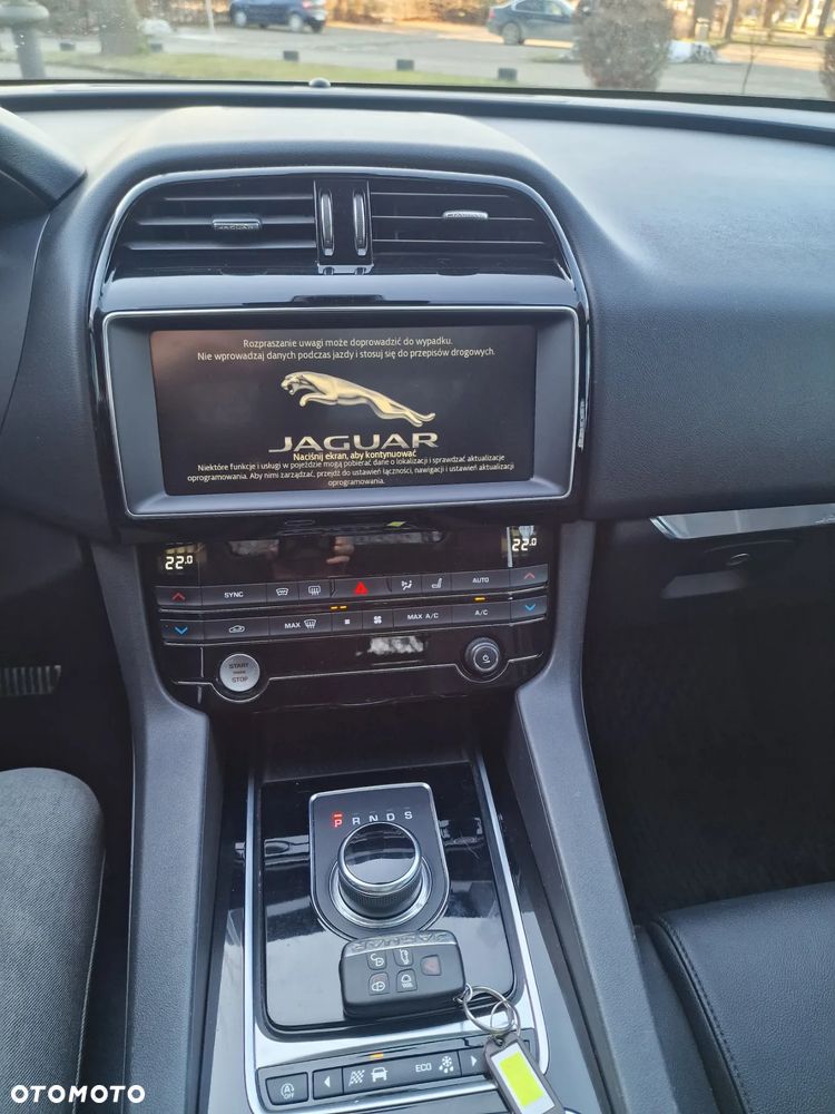 Jaguar F-Pace 2.0 i4P AWD Prestige - 21