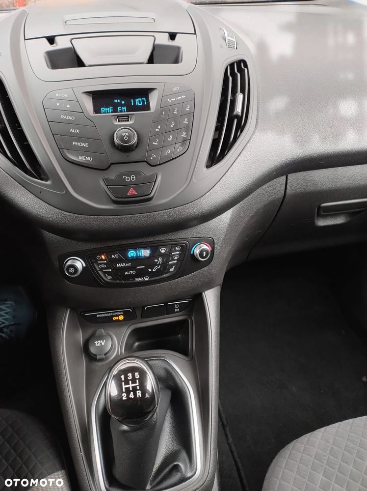 Ford Tourneo Courier 1.0 EcoBoost S&S Titanium - 12