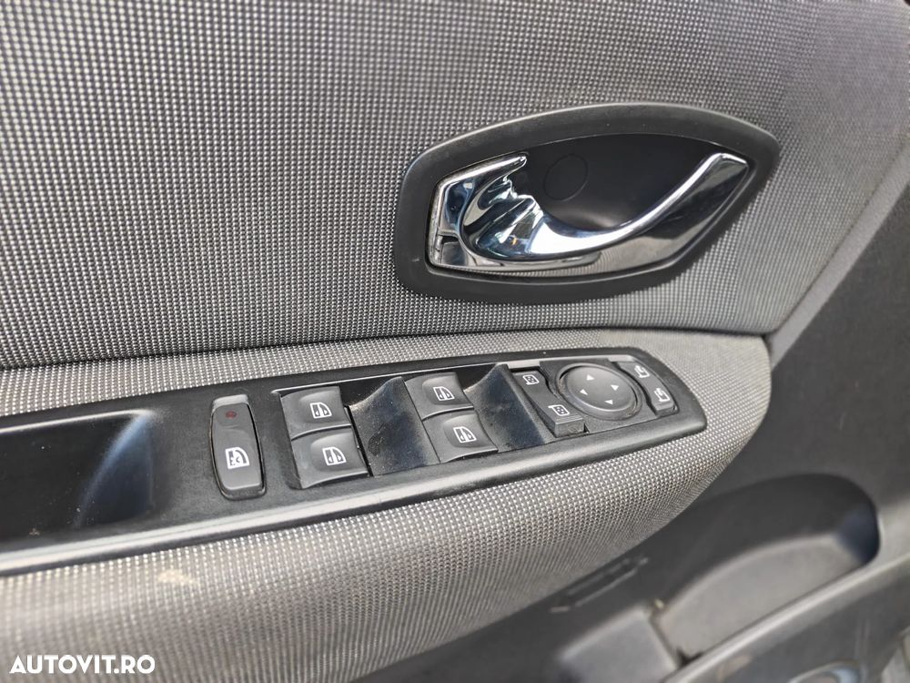 Renault Grand Scenic dCi 130 FAP Start & Stop Bose Edition - 10