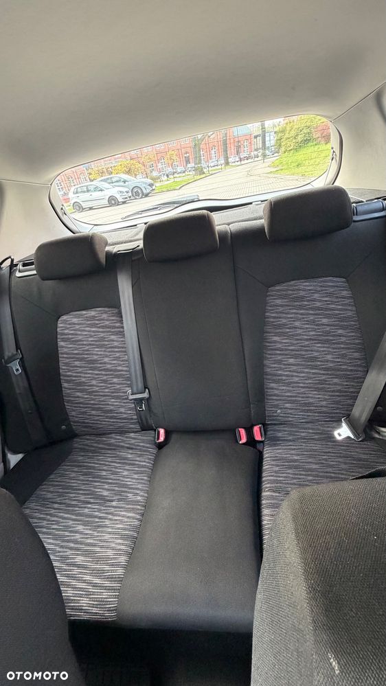 Kia Ceed 1.4 L - 14