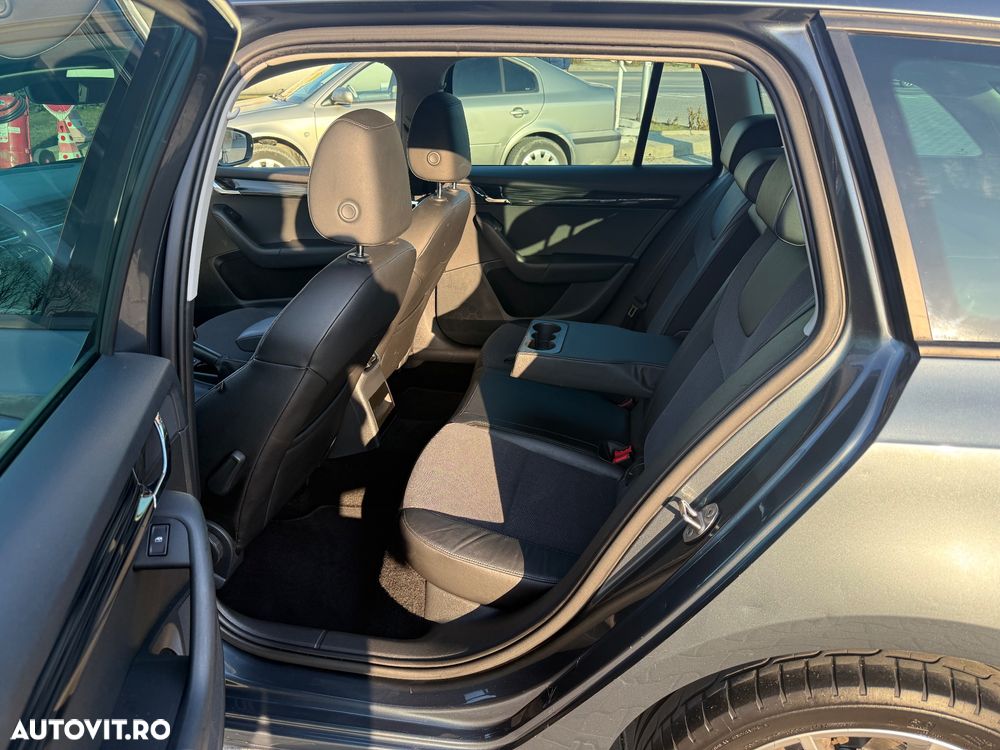 Skoda Octavia 2.0 TDI DSG Premium Edition - 12