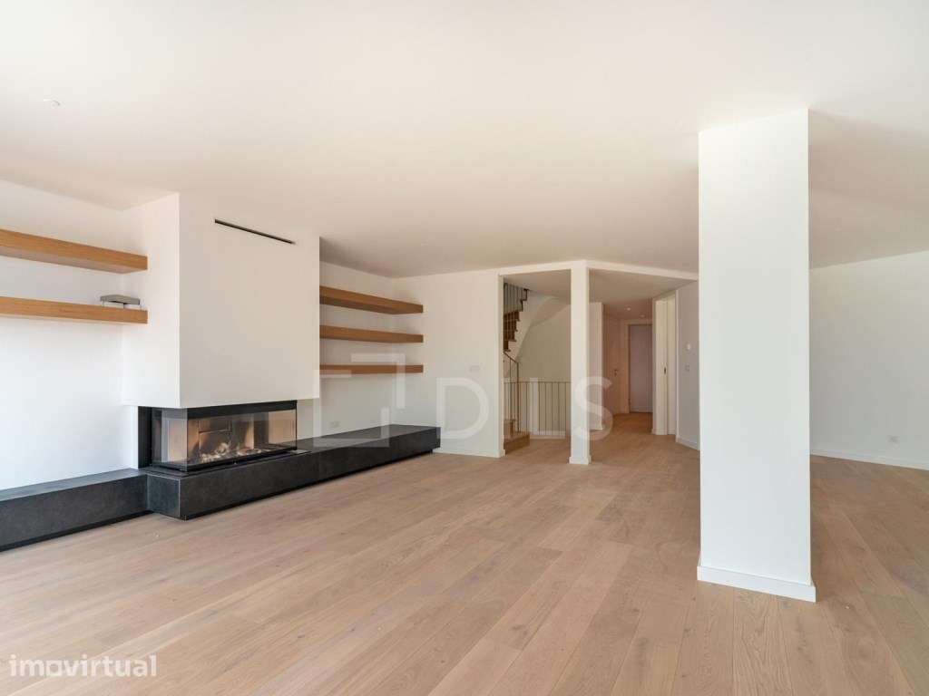 Moradia T4+1 com terraço no Monte Estoril - Grande imagem: 4/46