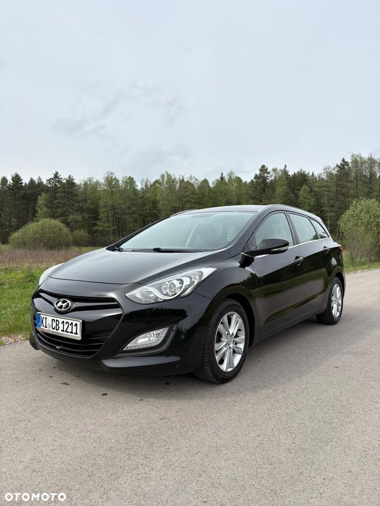Hyundai i30 1.6 CRDi Fifa World Cup Edition - 1