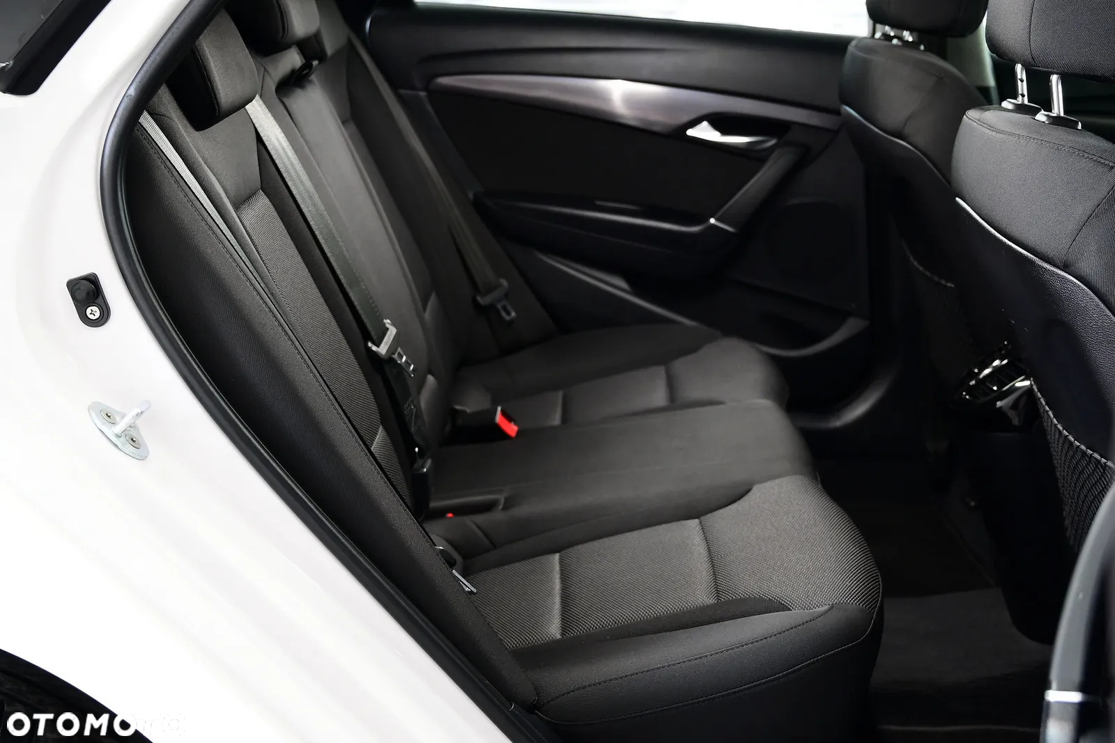 Hyundai i40 Kombi blue 1.6 Trend - 23