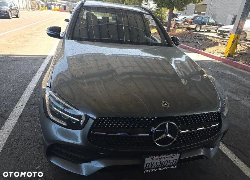 Mercedes-Benz GLC 300 4Matic 9G-TRONIC AMG Line - 3