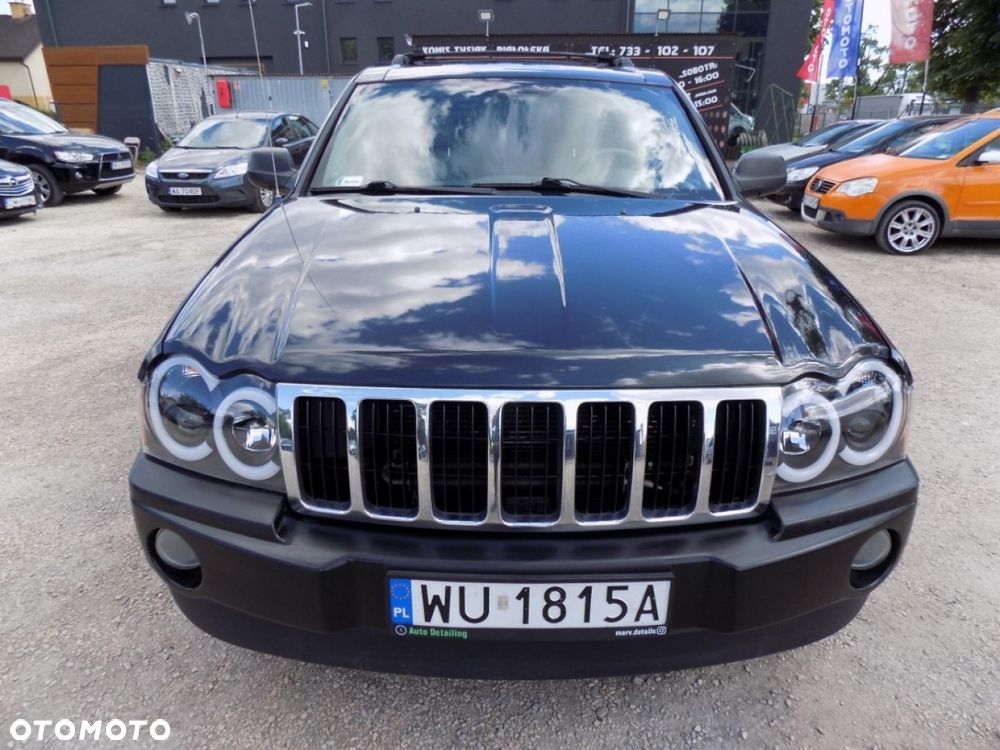 Jeep Grand Cherokee - 16