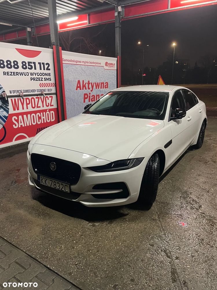 Jaguar XE 2.0 D180 SE - 2