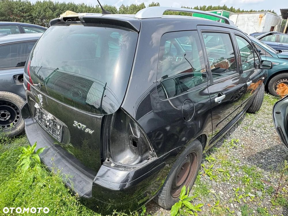 Peugeot 307 2006 1.6 benzyna 80KW 109 KM - samochód na części - 13