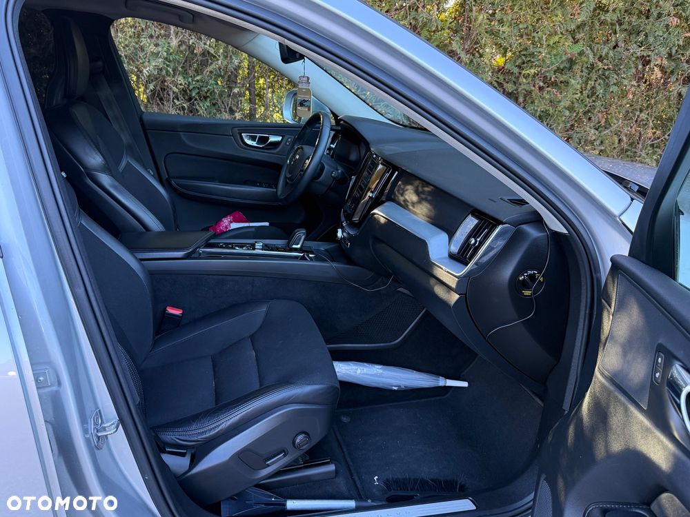 Volvo XC 60 B4 D Geartronic Momentum Pro - 9