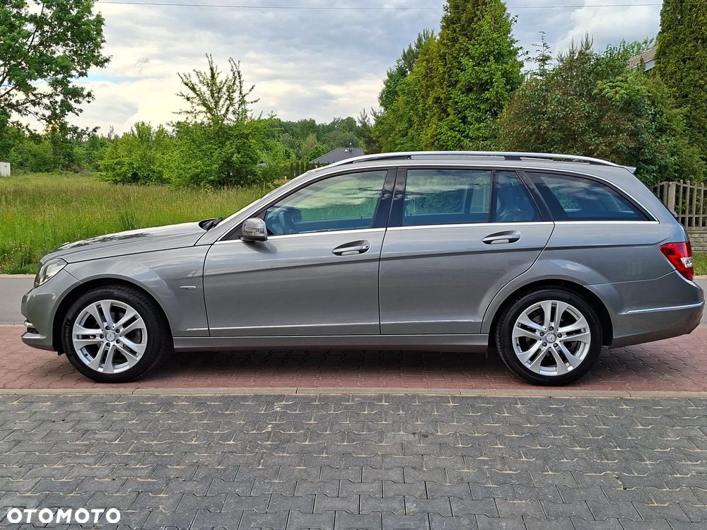 Mercedes-Benz Klasa C 180 CGI Automatik BlueEFFICIENCY Avantgarde - 14
