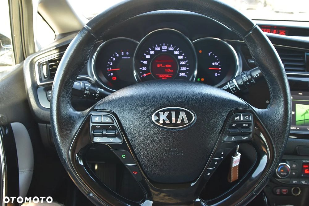 Kia Ceed - 25