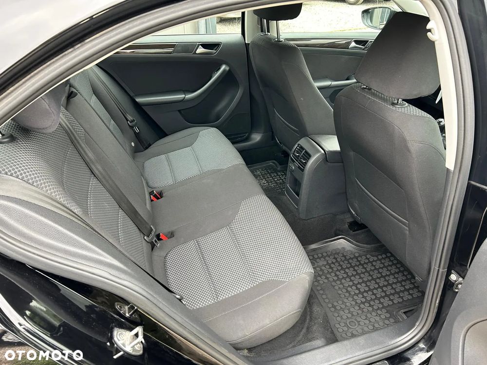 Volkswagen Jetta 2.0 TDI DPF BMT Comfortline - 9