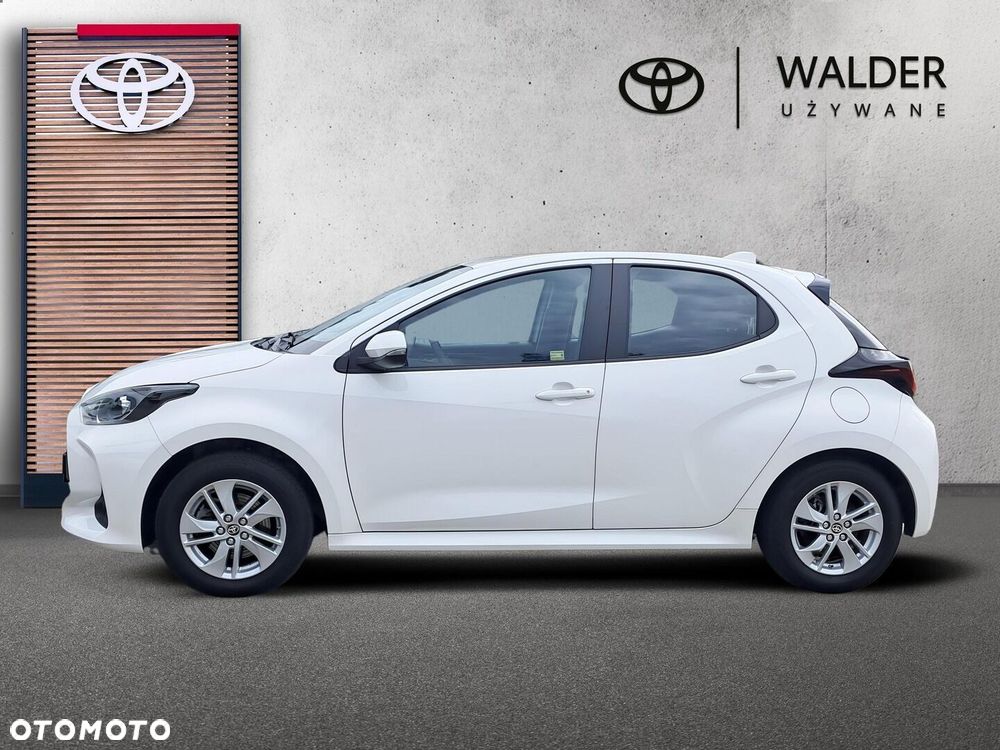 Toyota Yaris 2024 photo 2