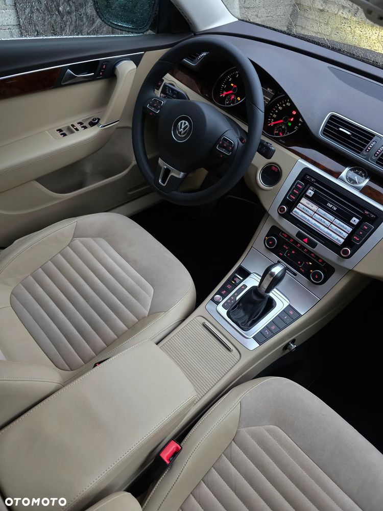 Volkswagen Passat 2.0 TSI Highline DSG - 8