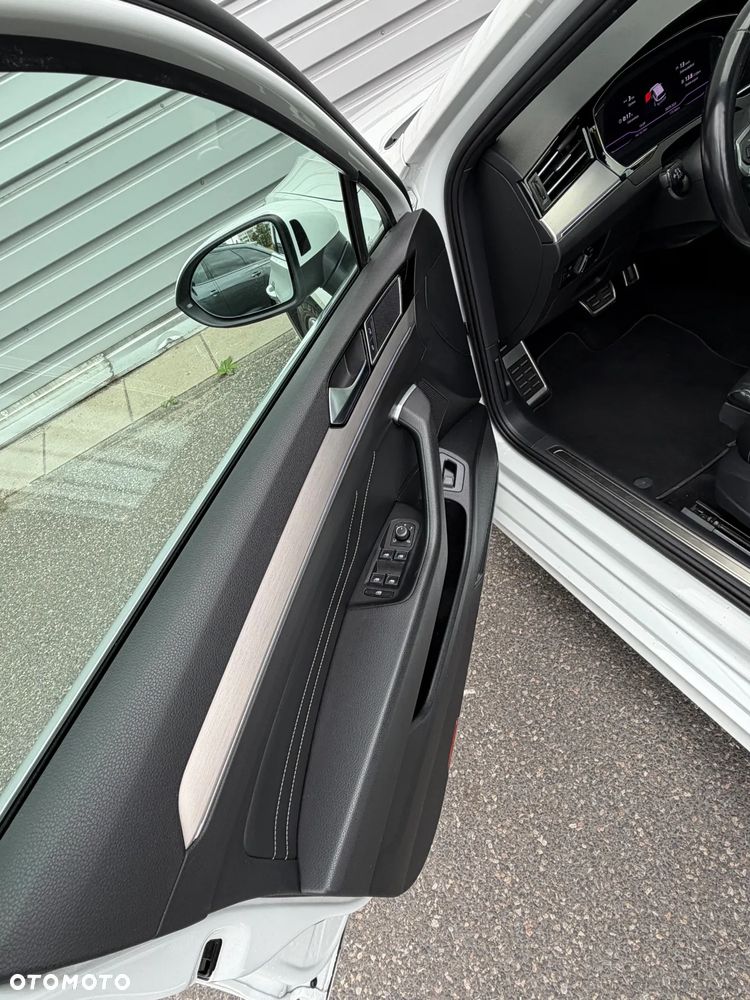 Volkswagen Passat Variant 1.6 TDI (BlueMotion Technology) DSG Trendline - 32