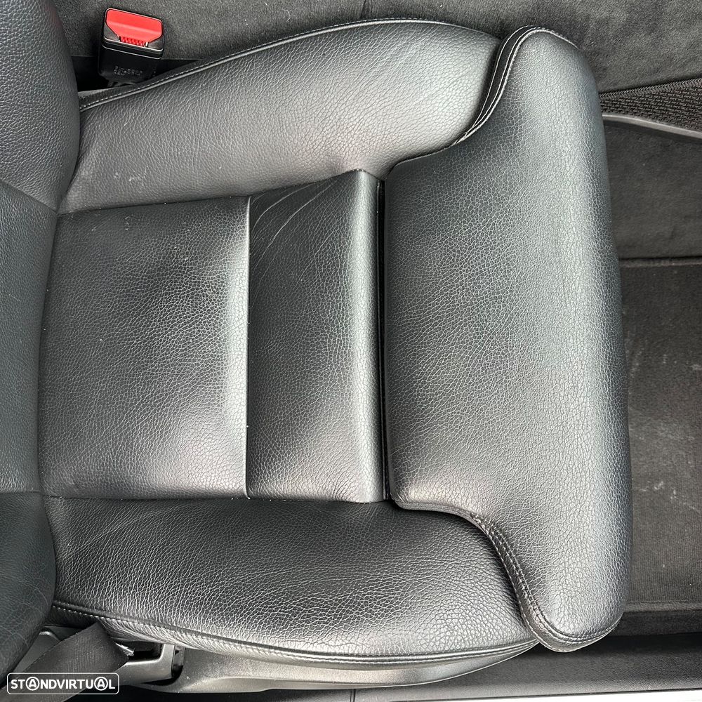 Volvo XC 60 2.0 D4 Inscription AWD Geartronic - 44