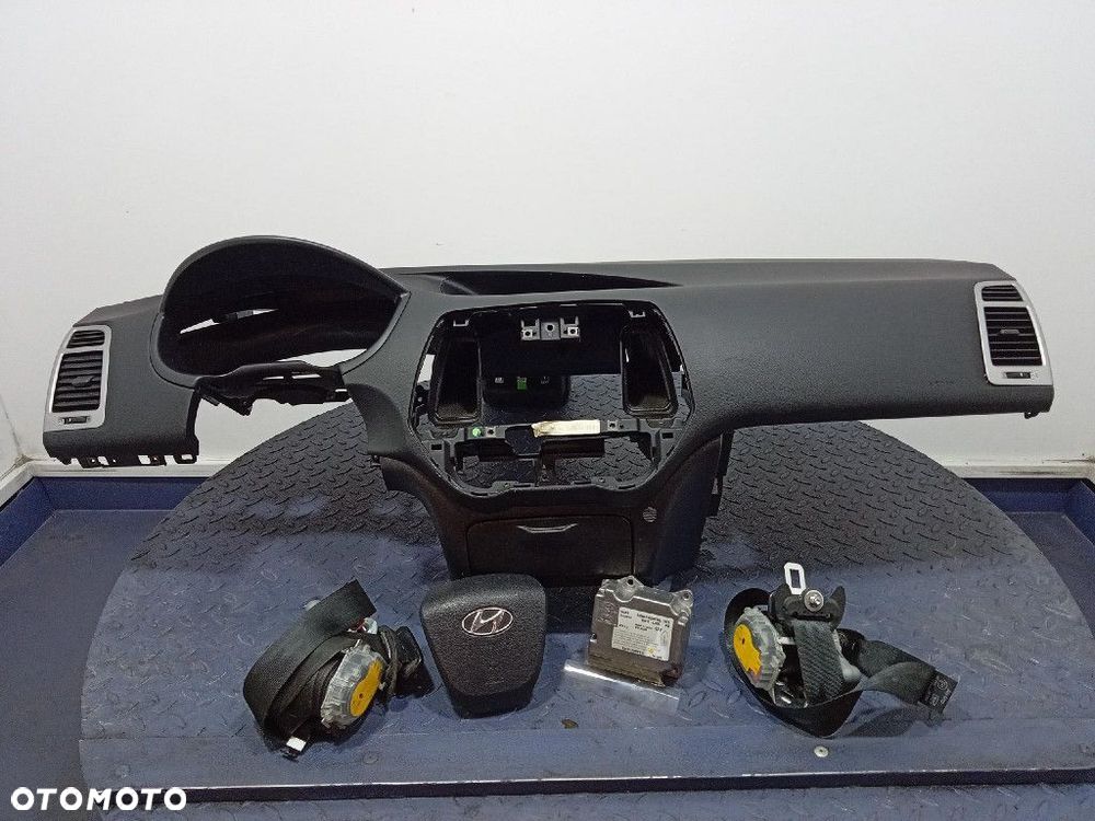 HYUNDAI I20 I PBT DESKA ROZDZIELCZA 84711-1J400 - 1