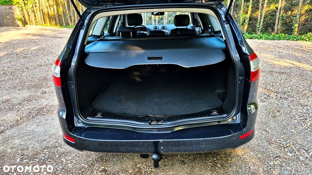Ford Mondeo 2.0 Ghia X100 / X - 35