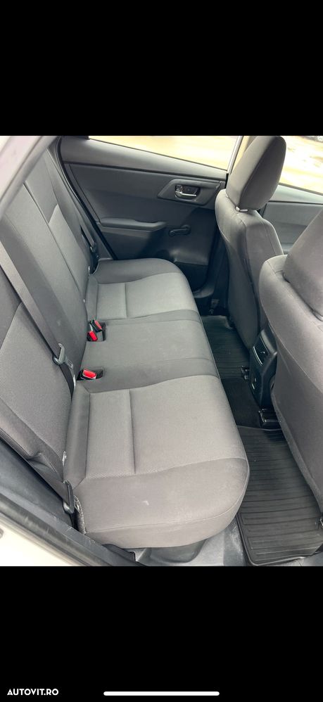Toyota Auris 1.8 L VVT-i Hybrid Luna - 4