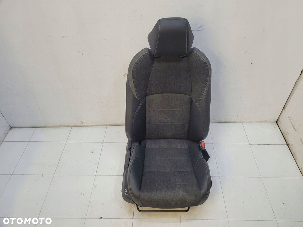 toyota corolla e21 18r- fotel pół skóra poduszka airbag prawy przód - 1