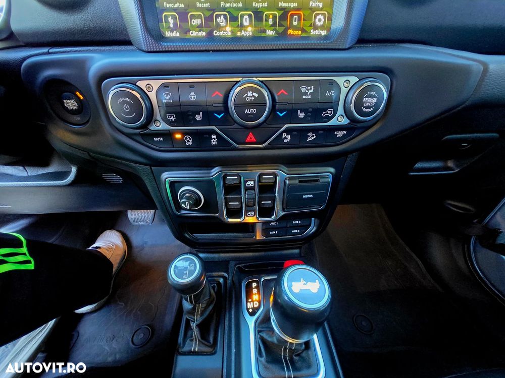 Jeep Wrangler - 11