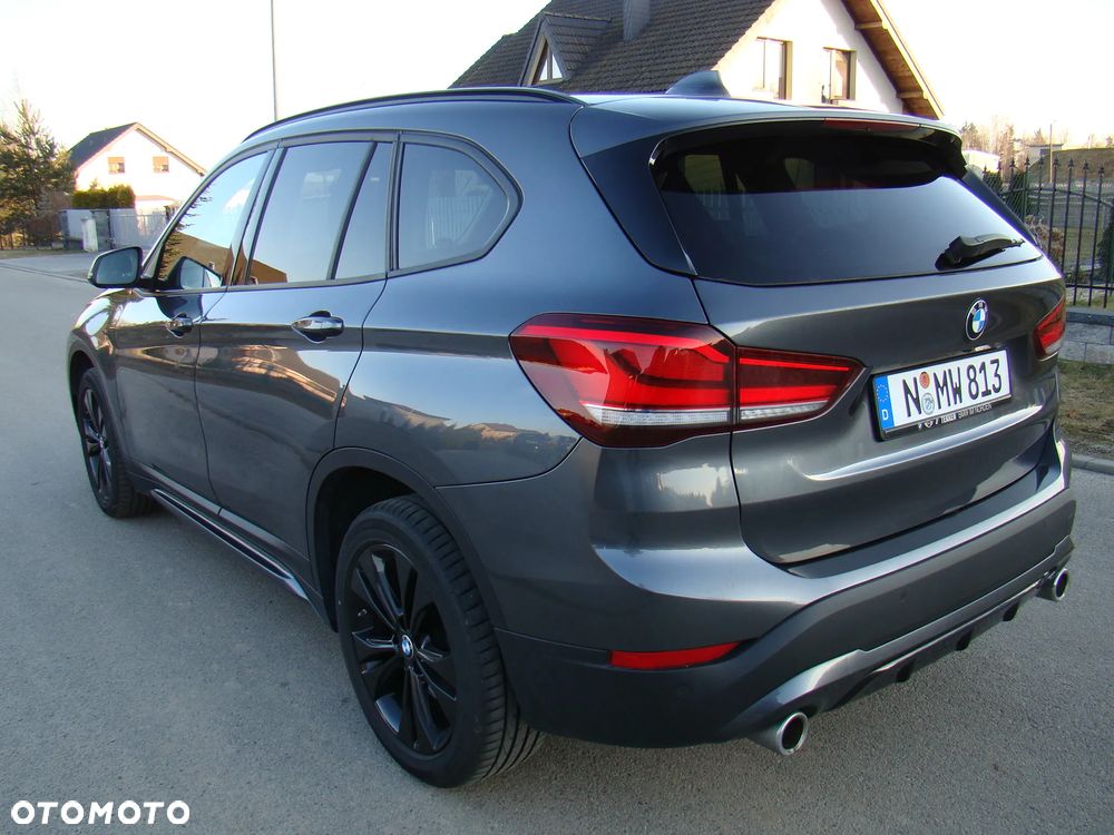 BMW X1 xDrive20d Sport Line - 11
