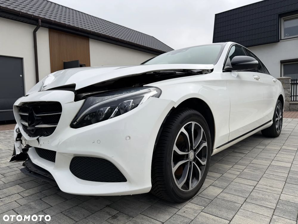 Mercedes-Benz Klasa C 200 7G-TRONIC Exclusive - 2