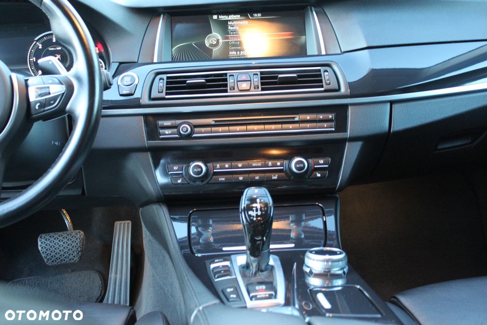 BMW Seria 5 530d xDrive - 18