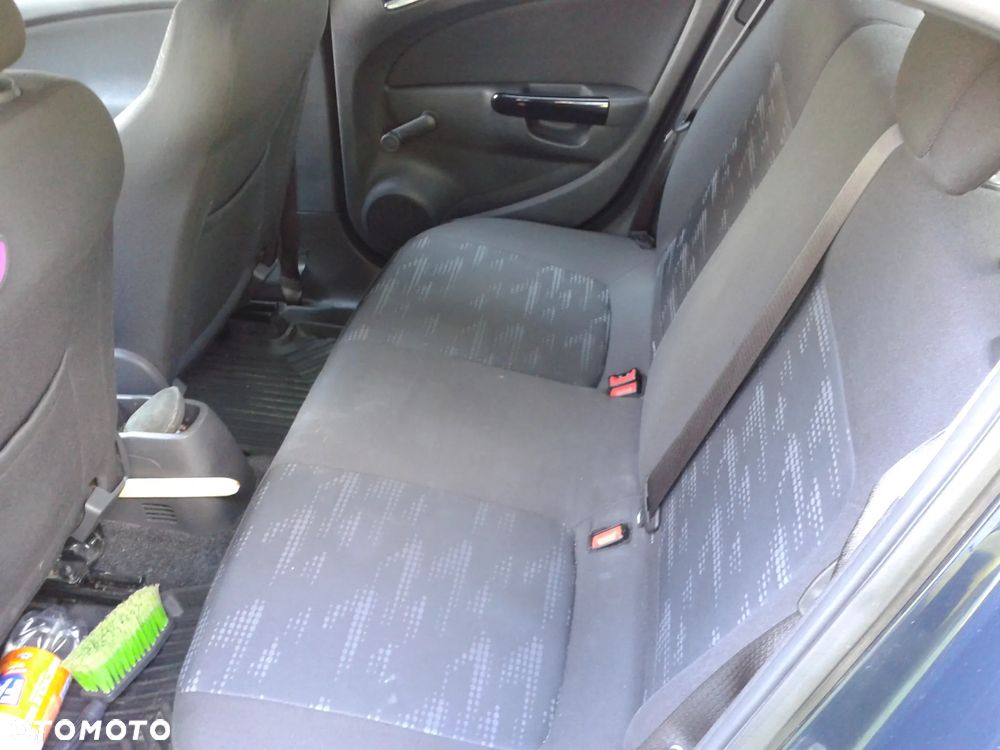 Opel Corsa 1.4 16V Satellite - 11