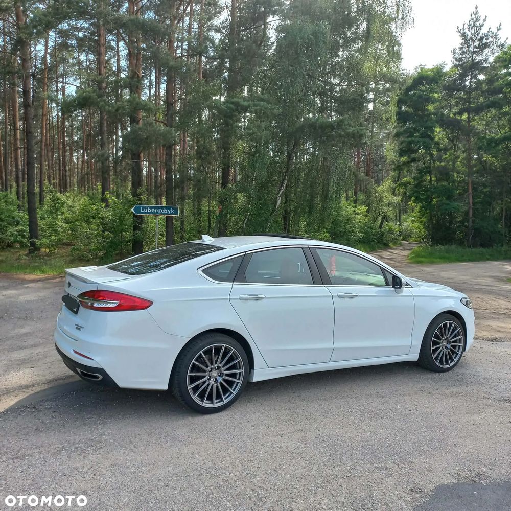 Ford Fusion - 4