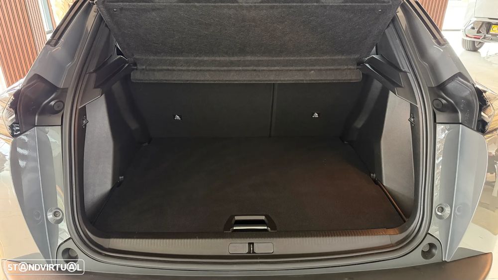 Peugeot e-2008 Allure - 4