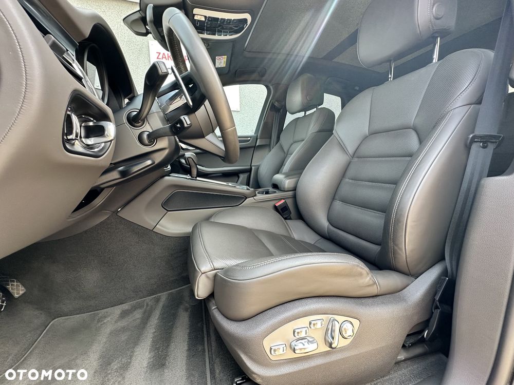 Porsche Macan T - 13