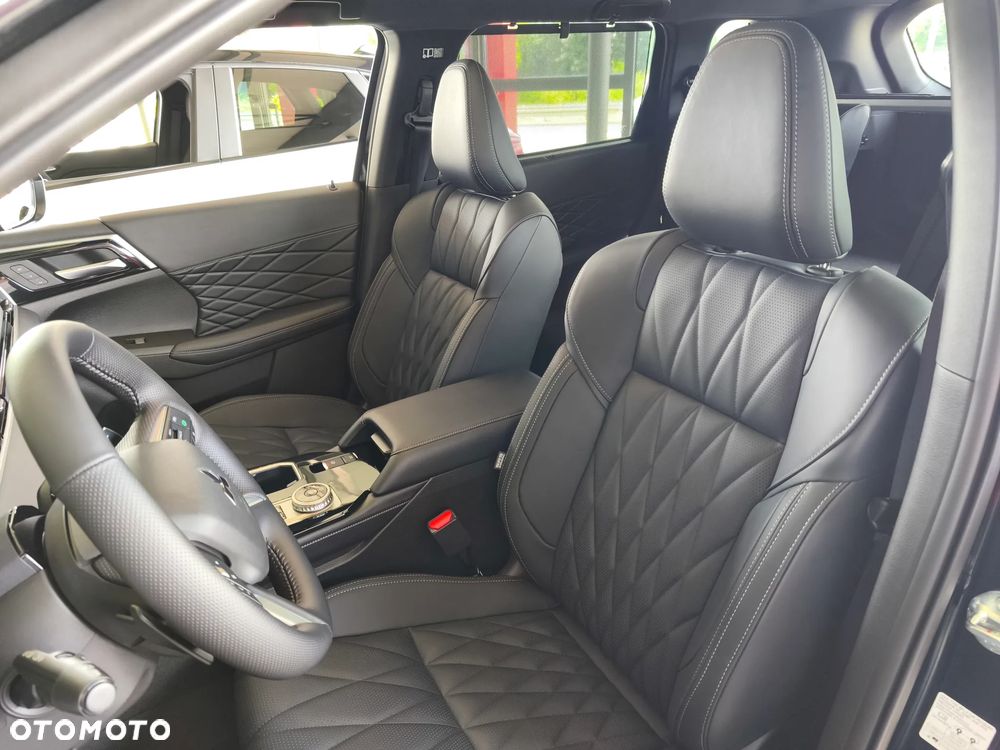 Mitsubishi Outlander Black Edition - 8