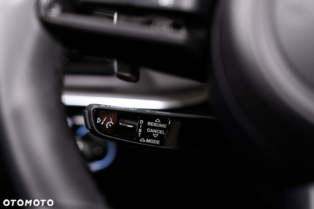 Porsche 911 Carrera 4S - 25