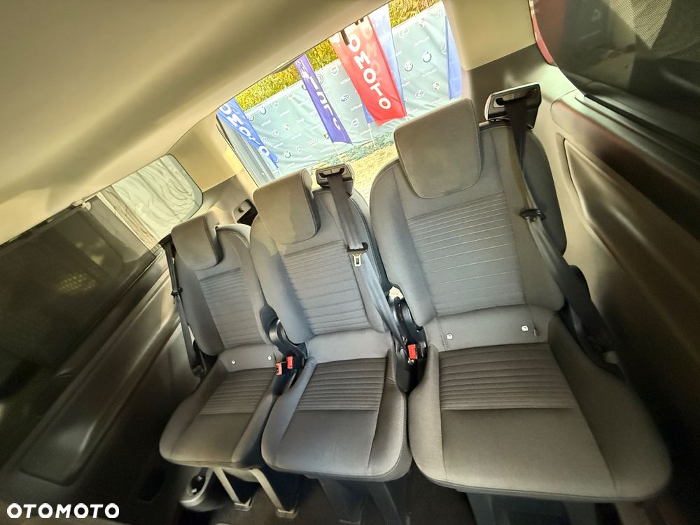 Ford Tourneo Custom - 26