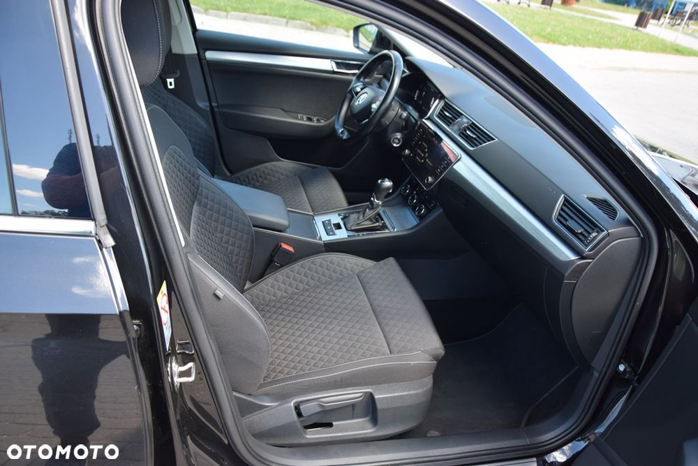 Skoda Superb 2.0 TDI Active DSG7 - 11