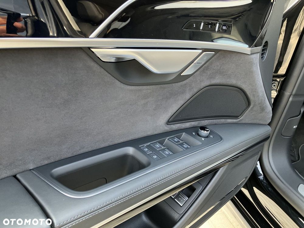 Audi A8 - 11