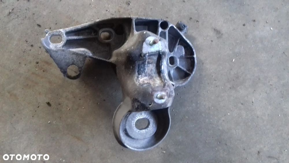 wspornik łapa mocowanie silnika prawe 4F0199352E A6 C6 2.0 2.4 3.0 TDI - 1