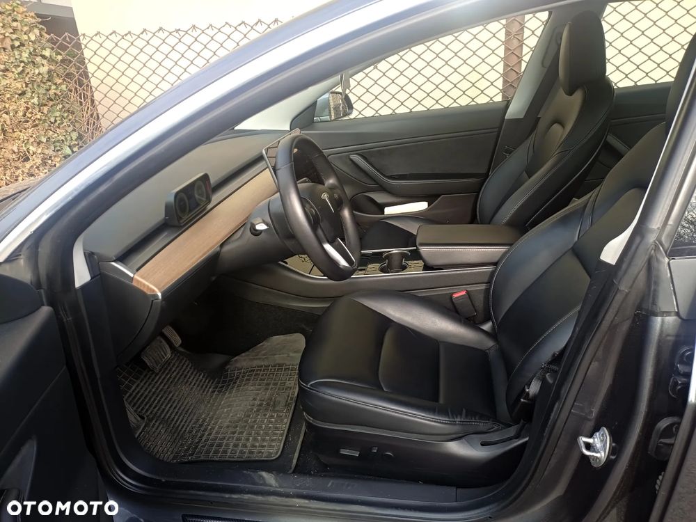 Tesla Model 3 - 6